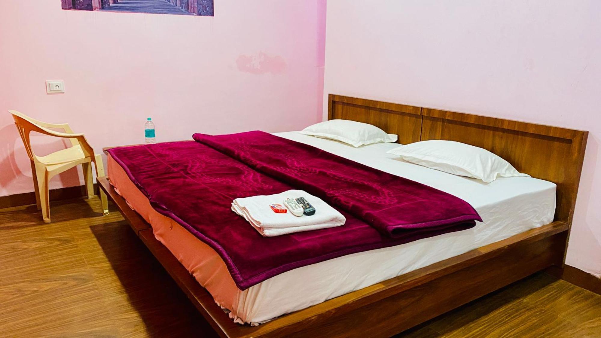 Homestay Mandu Home Stay