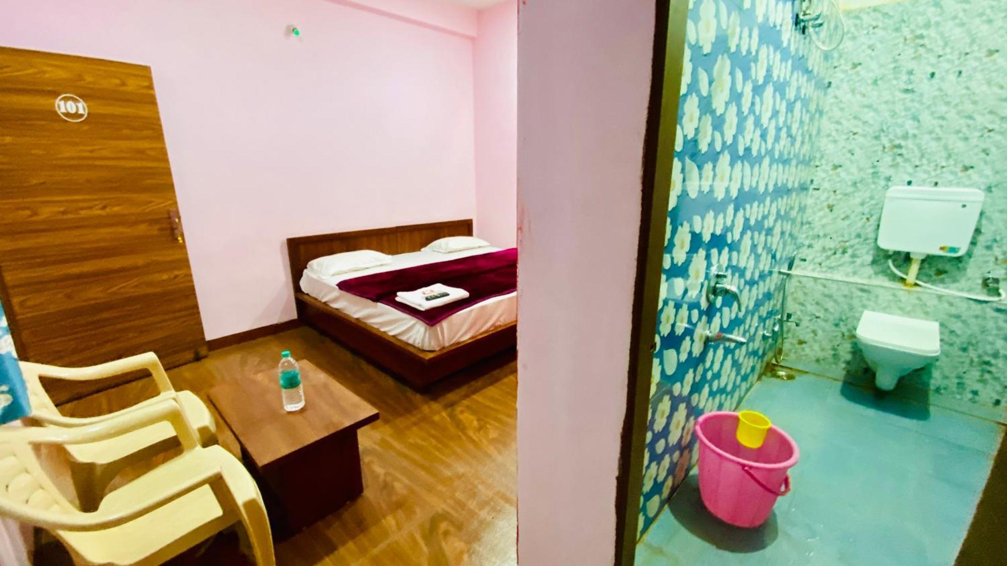 Homestay Mandu Home Stay
